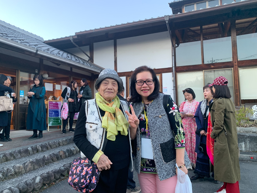 兔田酒莊外分頭交流討論